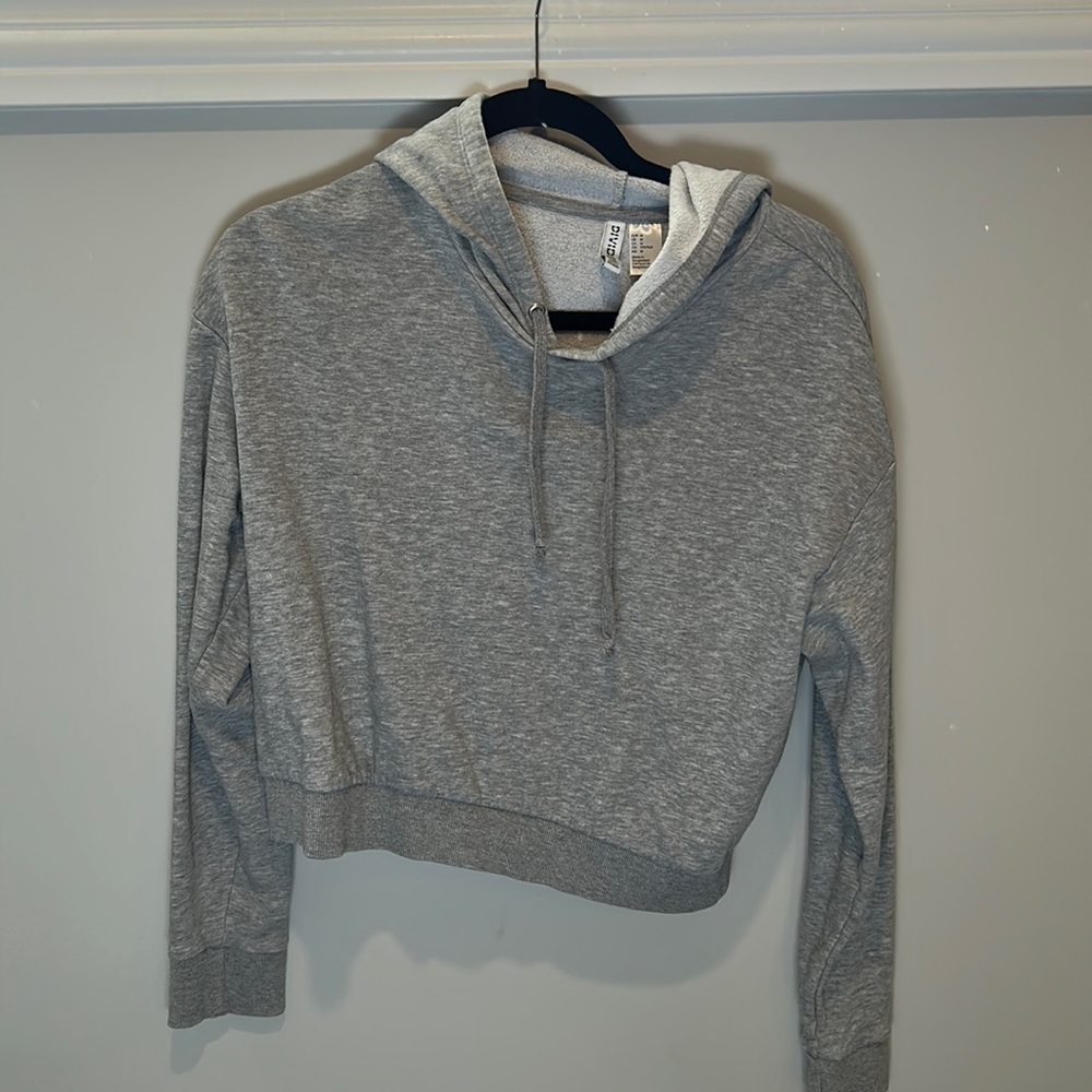 Cropped, grey H&M sweater, size medium